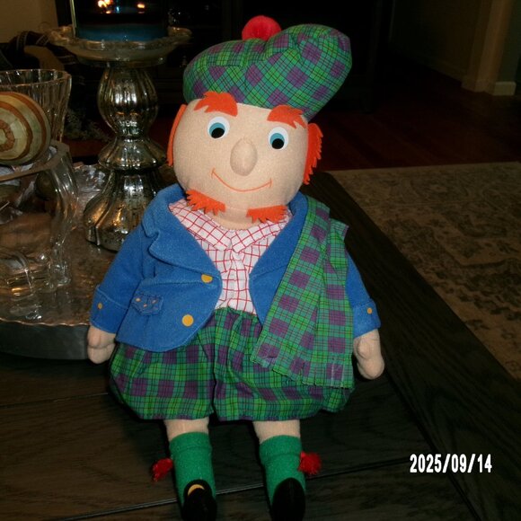 RARE Old Macdonald Had a Farm (Classic Books with Holes) Book w. Farmer Doll - Picture 7 of 9